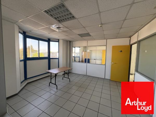 Bureaux à louer à Mauguio 180 m² avec parking et espace modulable