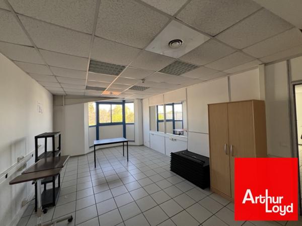 Bureaux à louer à Mauguio 180 m² avec parking et espace modulable