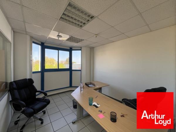 Bureaux à louer à Mauguio 180 m² avec parking et espace modulable