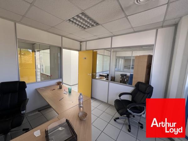 Bureaux à louer à Mauguio 180 m² avec parking et espace modulable