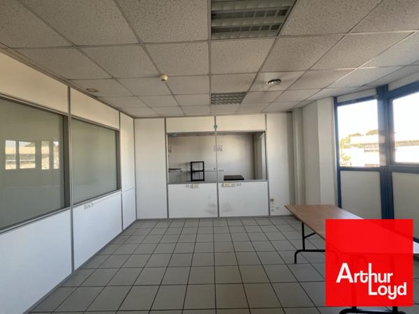 Bureaux à louer à Mauguio 180 m² avec parking et espace modulable