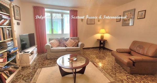 Maison en pierre avec 4 chambres et jardin clos