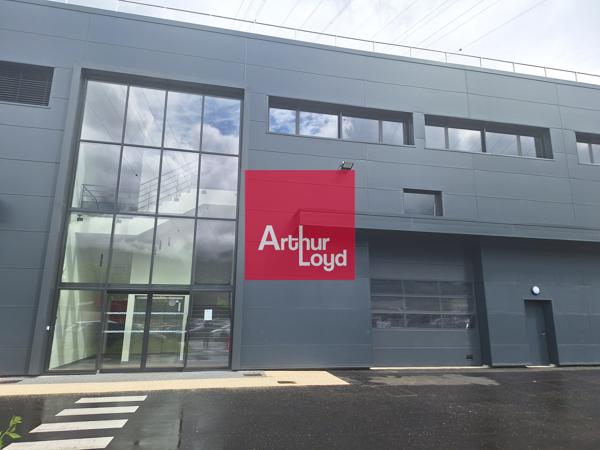 Bureaux à louer à Varces Allières et Risset avec terrasse et belle visibilité
