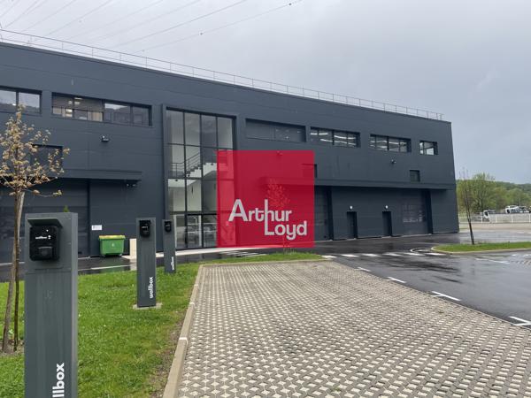 Bureaux à louer à Varces Allières et Risset avec terrasse et belle visibilité