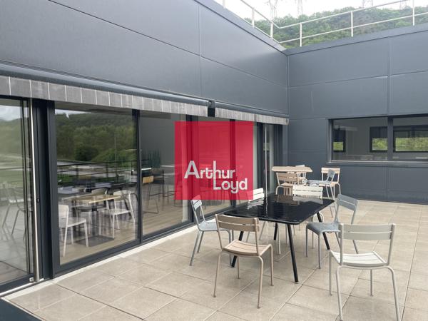 Bureaux à louer à Varces Allières et Risset avec terrasse et belle visibilité