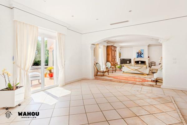 Saint-Cézaire-sur-Siagne (06530) Élégante villa provençale avec piscine et vaste jardin paysager