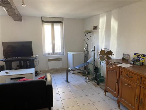 Immeuble à vendre 369 000 € Saint-Martin-du-Bois 300 m² DPE E