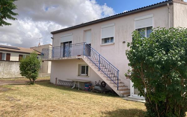 Maison à vendre    4 pièces • 130 m2 Saint-Jean-d'Angély