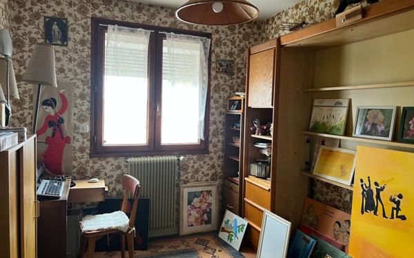 Maison à vendre    4 pièces • 130 m2 Saint-Jean-d'Angély