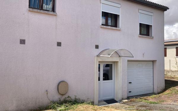Maison à vendre    4 pièces • 130 m2 Saint-Jean-d'Angély