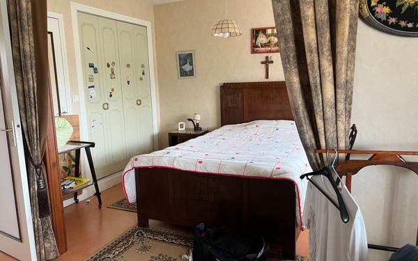 Maison à vendre    4 pièces • 130 m2 Saint-Jean-d'Angély