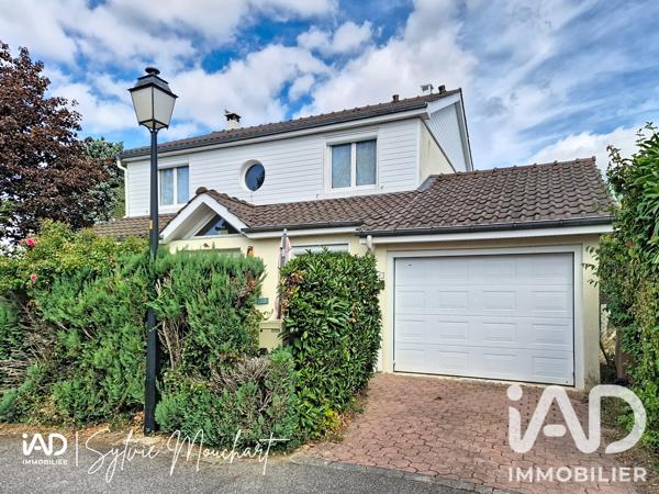 Maison à vendre 6 pièces 140 m² Le Mesnil-Saint-Denis