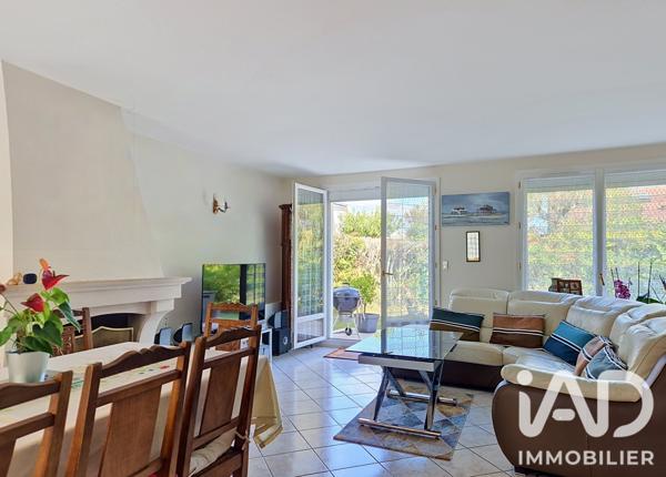 Maison à vendre 6 pièces 140 m² Le Mesnil-Saint-Denis