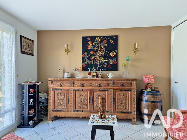 Maison à vendre 6 pièces 140 m² Le Mesnil-Saint-Denis
