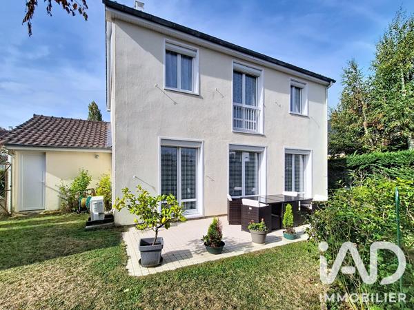 Maison à vendre 6 pièces 140 m² Le Mesnil-Saint-Denis