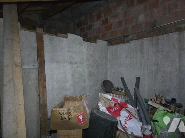 Maison de ville pour investisseur à finir de rénover.