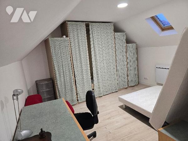 Maison de ville pour investisseur à finir de rénover.