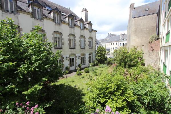 UN DUPLEX, AU CŒUR DES RUES PIÉTONNES. - A QUIMPER Quimper CENTRE