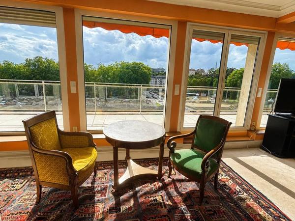 Appartement de standing avec vue imprenable sur la Mayenne