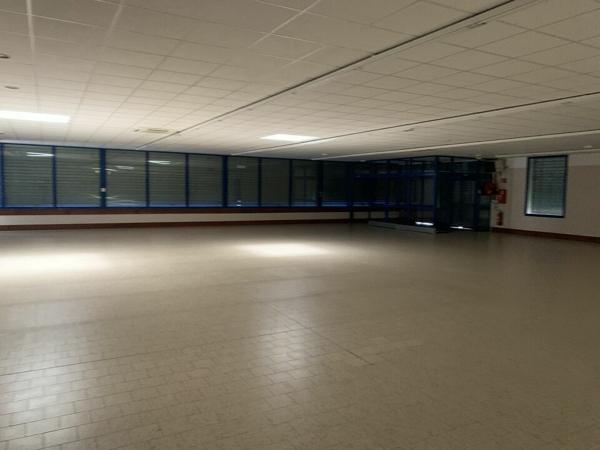 LOCAL COMMERCIAL 1143M2 MONTCOUTANT