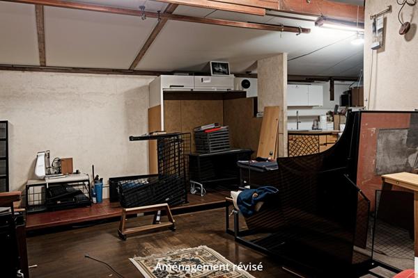 Batiment entier de type hangar, offrant beaucoup de possibilités.