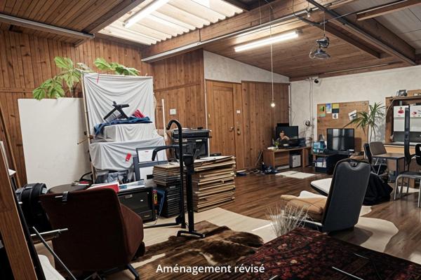 Batiment entier de type hangar, offrant beaucoup de possibilités.