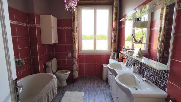 Maison 6 pièces à vendre St Gervais les Trois Clochers - 86230 / Réf: 11804