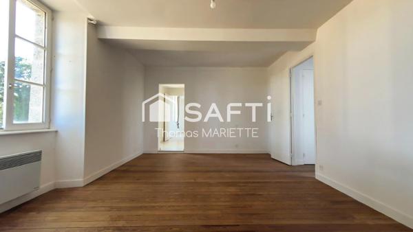 Coup de cœur pour les amateurs de charme et de grands projets ! Découvrez cette authentique maison de caractère de 178 m², sa superbe dépendance de 200 m² et son terrain de 11 360 m² dont une partie constructible. Un bien rare offrant un potentiel exceptionnel à seulement quelques minutes de Vire Normandie.
