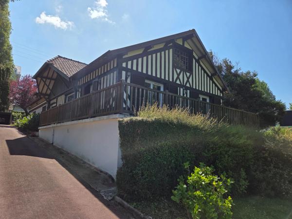 Emplacement d'exception Maison de 160 M2 vue mer sur 2580 M2 à Trouville sur Mer