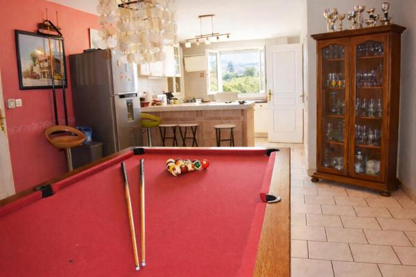 Villa de caractère – 295 m² – Terrain 5 000 m² dont 3 000 m² constructibles – Prissé