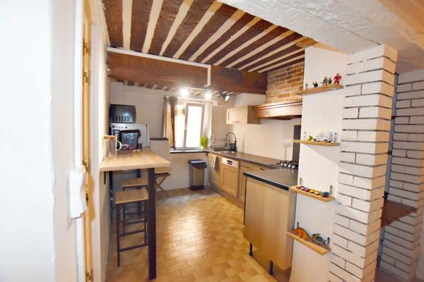 TOULON (83) - EMPLACEMENT IDEAL CENTRE VILLE – APPARTEMENT 2 PIECES DE 51 M² PLEIN DE CHARME ET DE CACHET - INVESTISSEMENT OU RESIDENCE PRINCIPALE