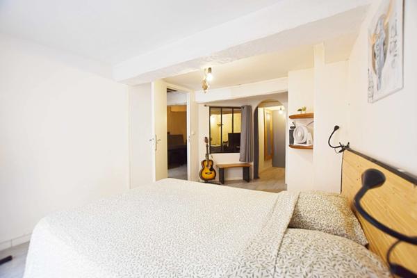 TOULON (83) - EMPLACEMENT IDEAL CENTRE VILLE – APPARTEMENT 2 PIECES DE 51 M² PLEIN DE CHARME ET DE CACHET - INVESTISSEMENT OU RESIDENCE PRINCIPALE
