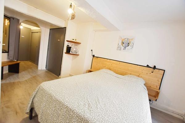 TOULON (83) - EMPLACEMENT IDEAL CENTRE VILLE – APPARTEMENT 2 PIECES DE 51 M² PLEIN DE CHARME ET DE CACHET - INVESTISSEMENT OU RESIDENCE PRINCIPALE