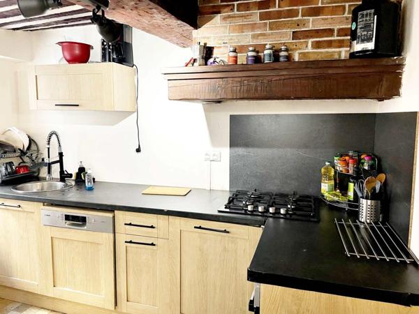 TOULON (83) - EMPLACEMENT IDEAL CENTRE VILLE – APPARTEMENT 2 PIECES DE 51 M² PLEIN DE CHARME ET DE CACHET - INVESTISSEMENT OU RESIDENCE PRINCIPALE