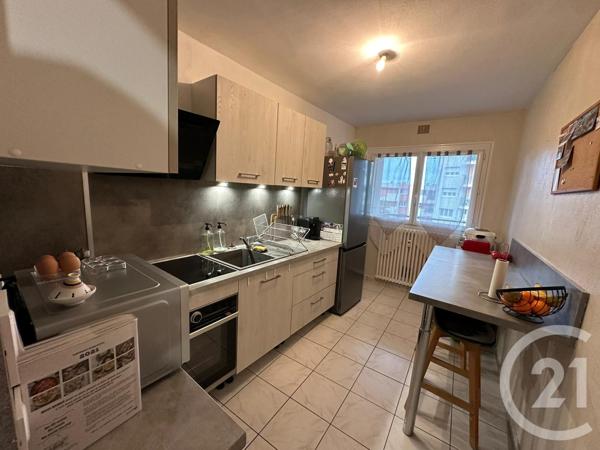 Appartement F4 à vendre  4 pièces - 75,30 m2 LA ROCHE SUR YON - 85