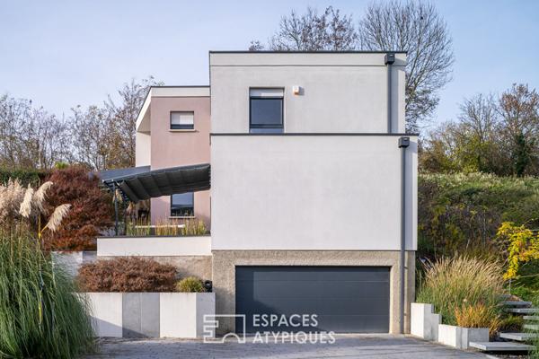 Maison contemporaine et ses terrasses