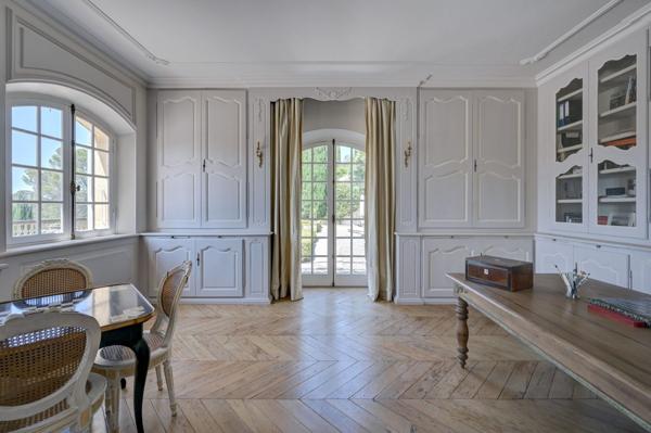 Vente Maison de luxe Aix-en-Provence 13 Pièces 900 m²