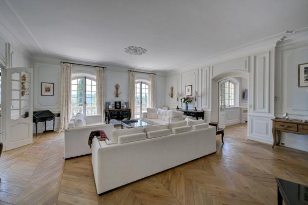 Vente Maison de luxe Aix-en-Provence 13 Pièces 900 m²