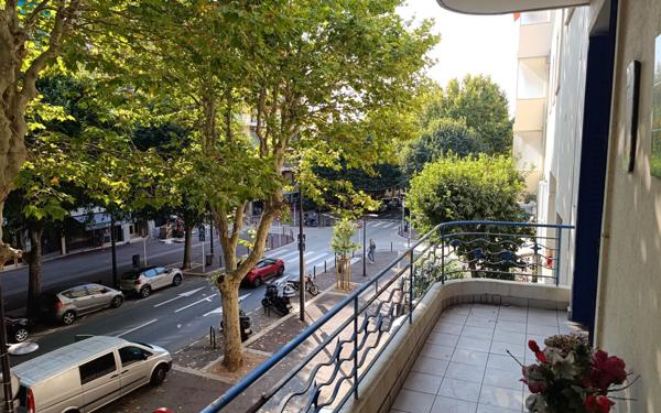 Appartement à vendre    2 pièces •  Antibes