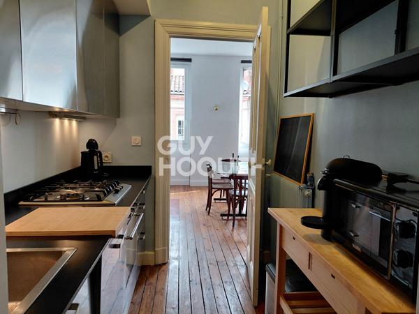 À LOUER T2 MEUBLÉ DE 53 m² AVEC COUR INTERIEURE TOULOUSE  GUILHEMERY