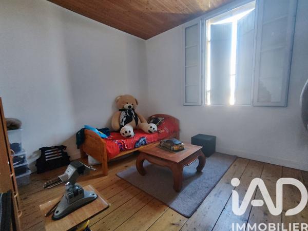Maison à vendre 6 pièces 200 m² Saint-Seurin-sur-l'Isle