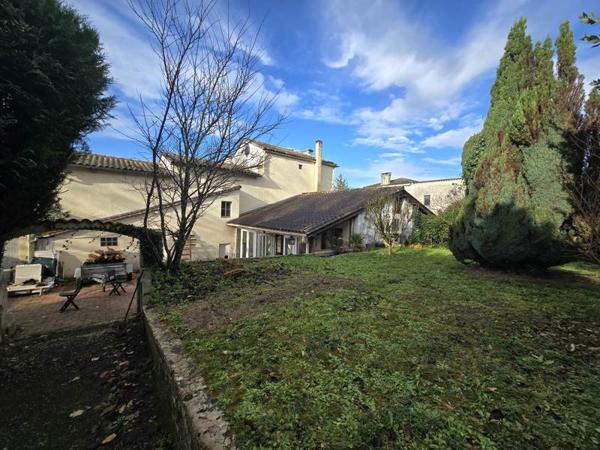 Immeuble à vendre |  Jonzac |  231 m²