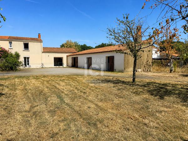 Maison - 4 pièces - 115 m² & Dépendances 200 m²