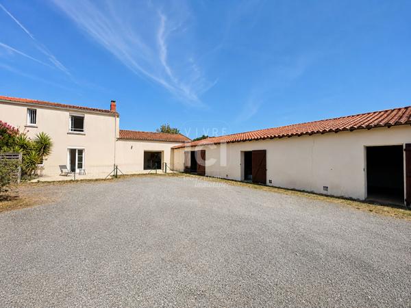 Maison - 4 pièces - 115 m² & Dépendances 200 m²