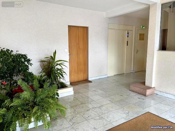 Appartement à vendre à Châlons-en-Champagne dans la Marne (51000), ref : 51084-1236