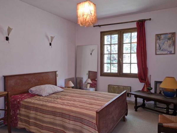 Maison contemporaine - Le bugue Maison de Plain pied et jardin proche des commerces.