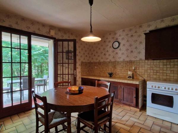 Maison contemporaine - Le bugue Maison de Plain pied et jardin proche des commerces.