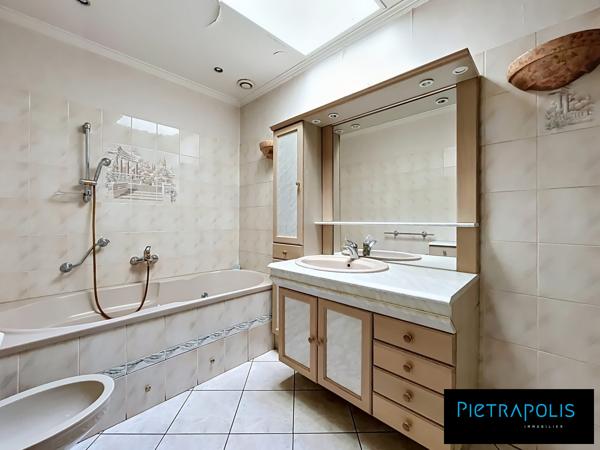 Ensemble de trois appartements