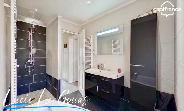 Maison mitoyenne de 97m² avec dépendances de 70m² au sol