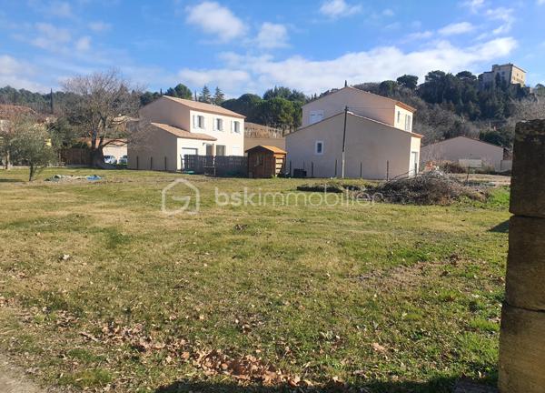 Terrain de 1 000 m²